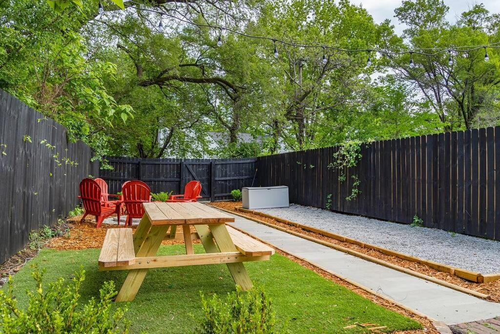 Luxury 8 Bed/4 Ba Nulu Home Private Yard/Parking Louisville Eksteriør billede