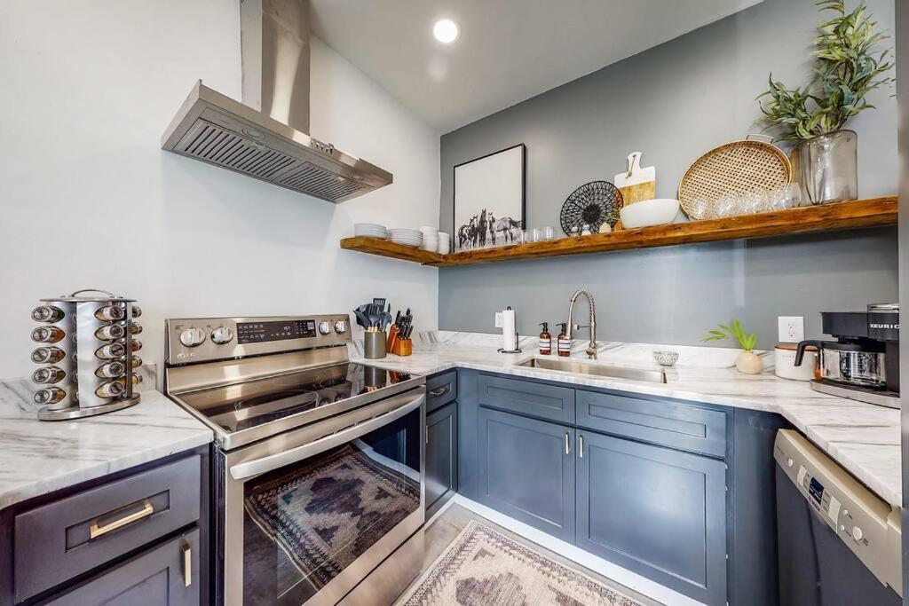 Luxury 8 Bed/4 Ba Nulu Home Private Yard/Parking Louisville Eksteriør billede